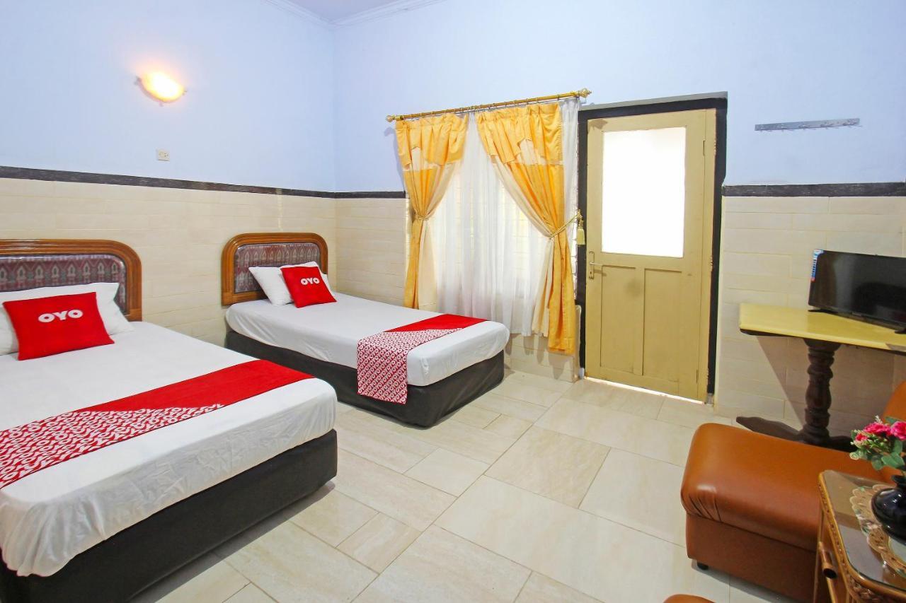 Oyo 91516 Wisata Hotel Матарам Экстерьер фото