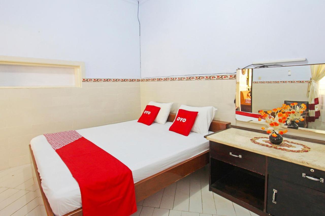 Oyo 91516 Wisata Hotel Матарам Экстерьер фото